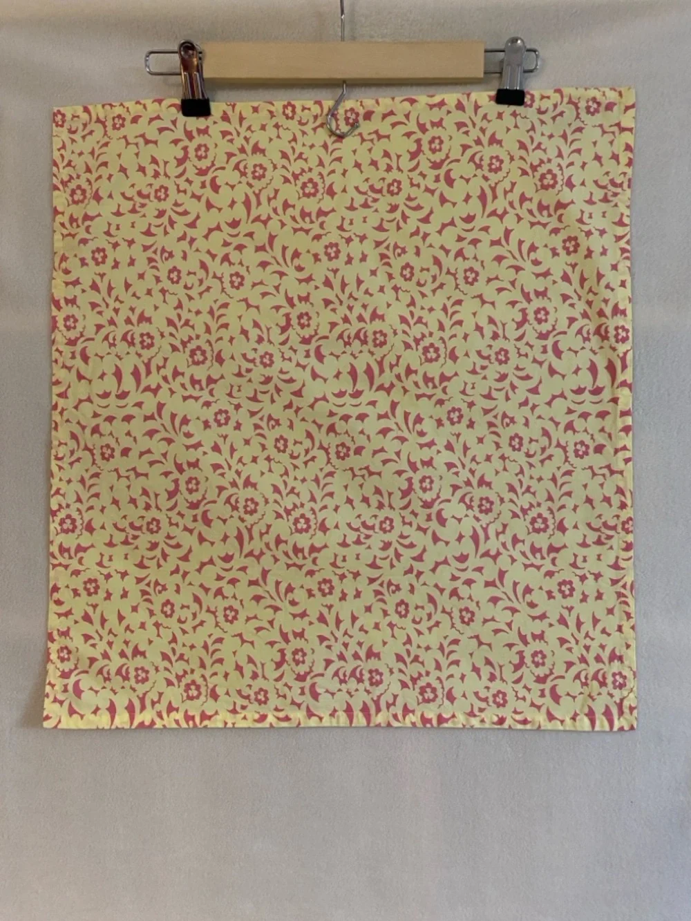 Set of 4 vintage Anthropologie yellow pink floral cotton napkins